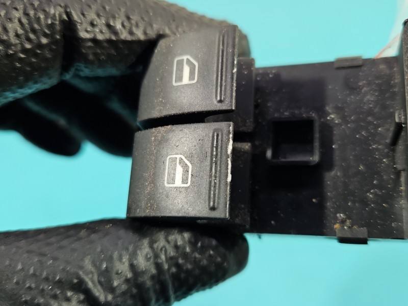 Блок кнопок склопідйомників Skoda Octavia 2 1Z0959858A — фото деталі 3
