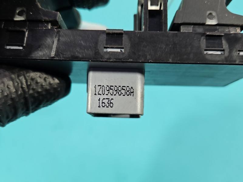 Блок кнопок склопідйомників Skoda Octavia 2 1Z0959858A — фото деталі 6