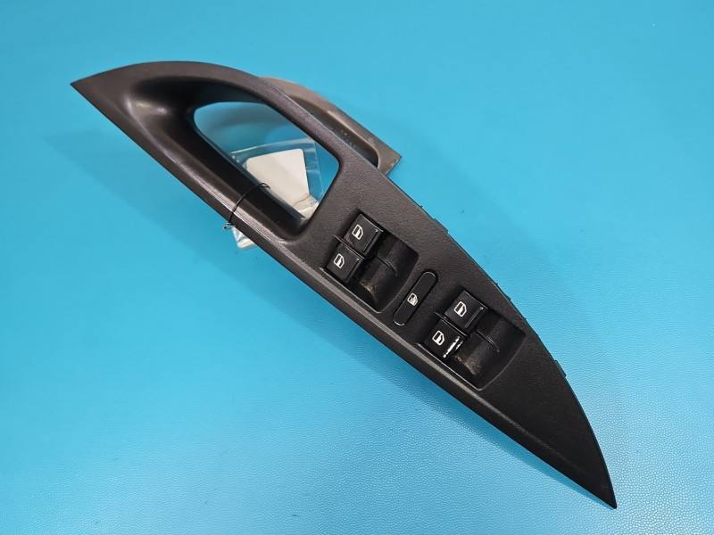 Блок кнопок склопідйомників Seat Altea 5P1867171A