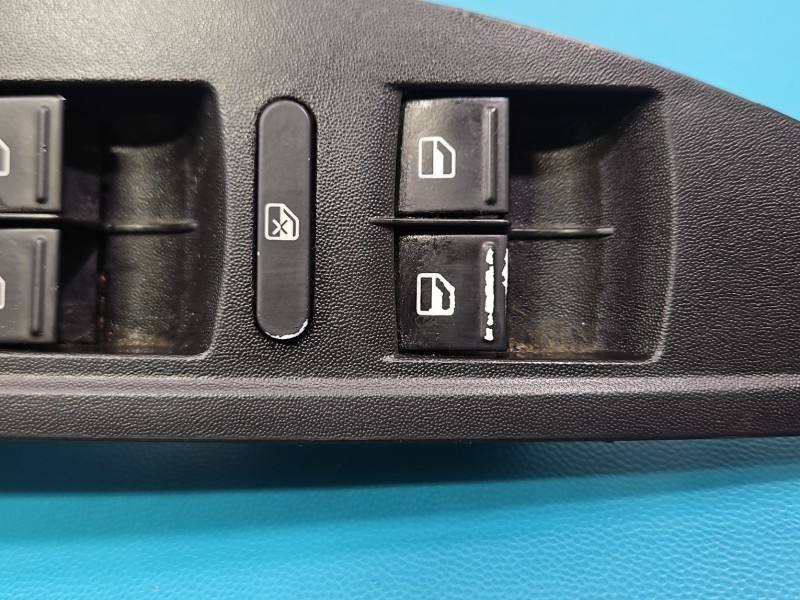 Блок кнопок склопідйомників Seat Altea 5P1867171A — фото деталі 3