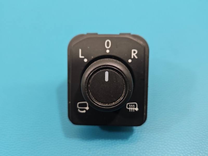 Блок кнопок склопідйомників Volkswagen Tiguan 3G0959565B — фото деталі 2