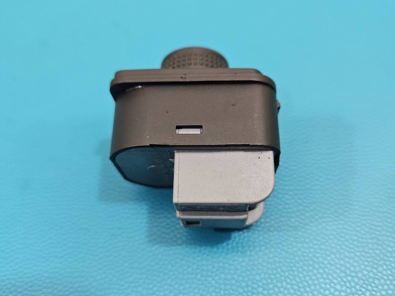 Блок кнопок склопідйомників Volkswagen Tiguan 3G0959565B — фото деталі 3