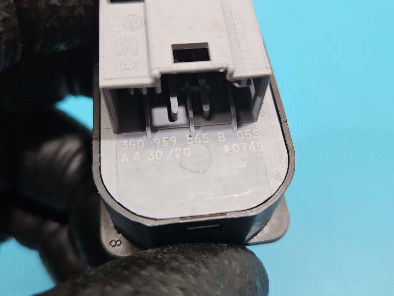 Блок кнопок склопідйомників Volkswagen Tiguan 3G0959565B — фото деталі 5