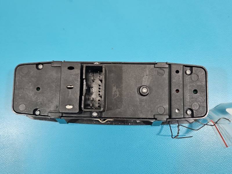 Блок кнопок стеклоподъемников Fiat Freemont 68139806AB — фото детали 5
