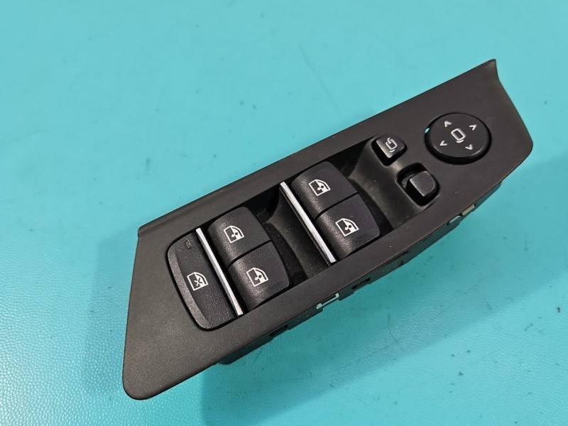 Блок кнопок склопідйомників BMW 5 G30 6832729