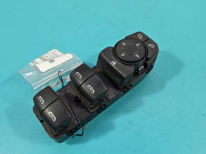 Блок кнопок склопідйомників Opel Insignia 84210049