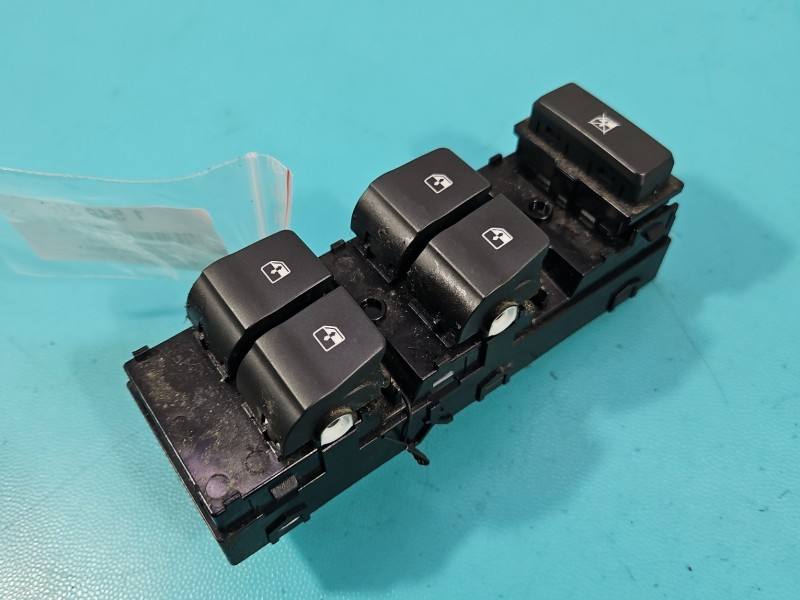 Блок кнопок стеклоподъемников Hyundai I30 93571G3030