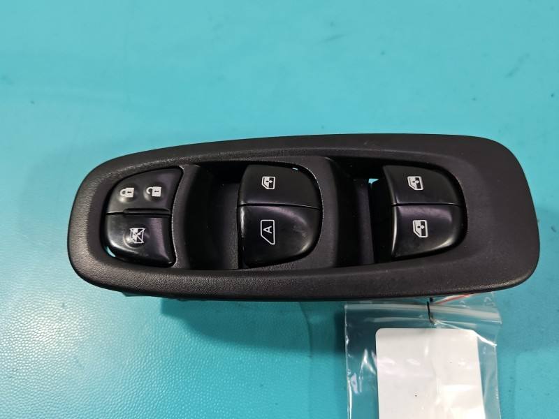 Блок кнопок склопідйомників Renault Kadjar 254011766R — фото деталі 2