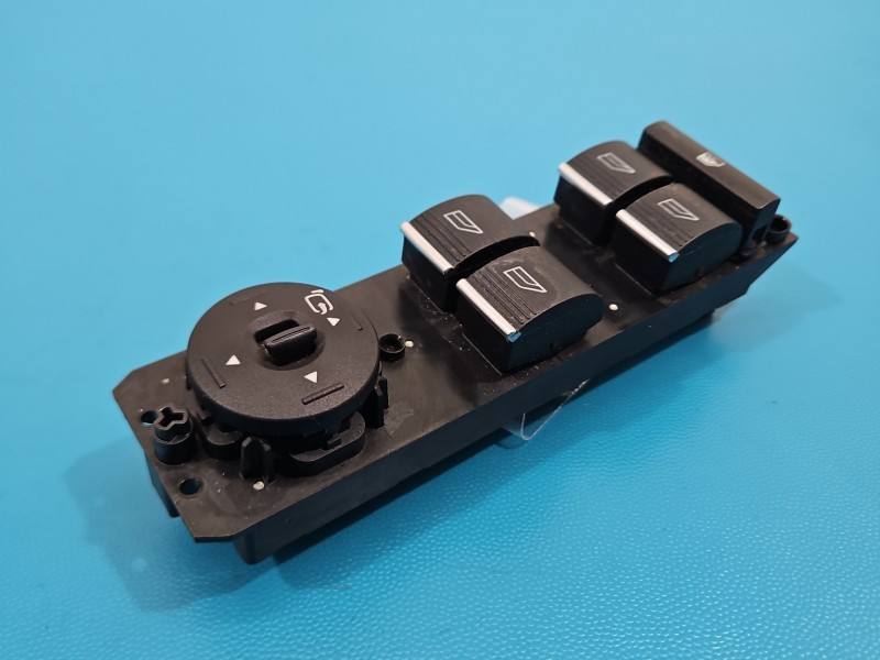 Блок кнопок склопідйомників Ford B-Max 3S010130333