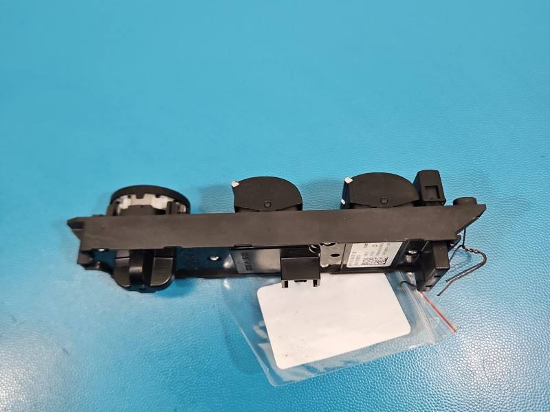 Блок кнопок склопідйомників Ford B-Max 3S010130333 — фото деталі 3