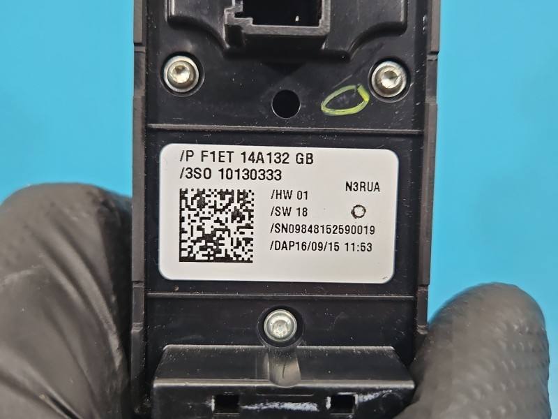 Блок кнопок склопідйомників Ford B-Max 3S010130333 — фото деталі 8