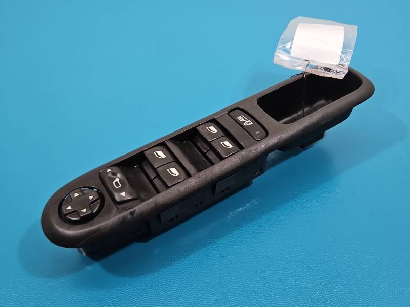 Блок кнопок склопідйомників Peugeot 5008 96650620ZD