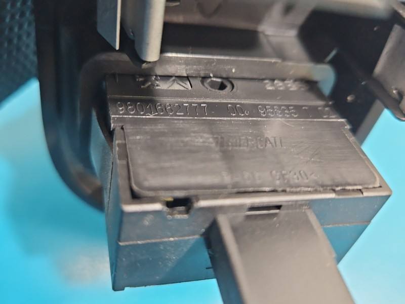 Блок кнопок стеклоподъемников Citroen C4 96673722ZD — фото детали 8