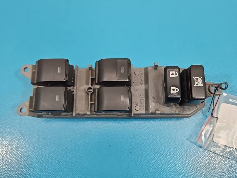 Блок кнопок склопідйомників Toyota Auris 515220 — фото деталі 2