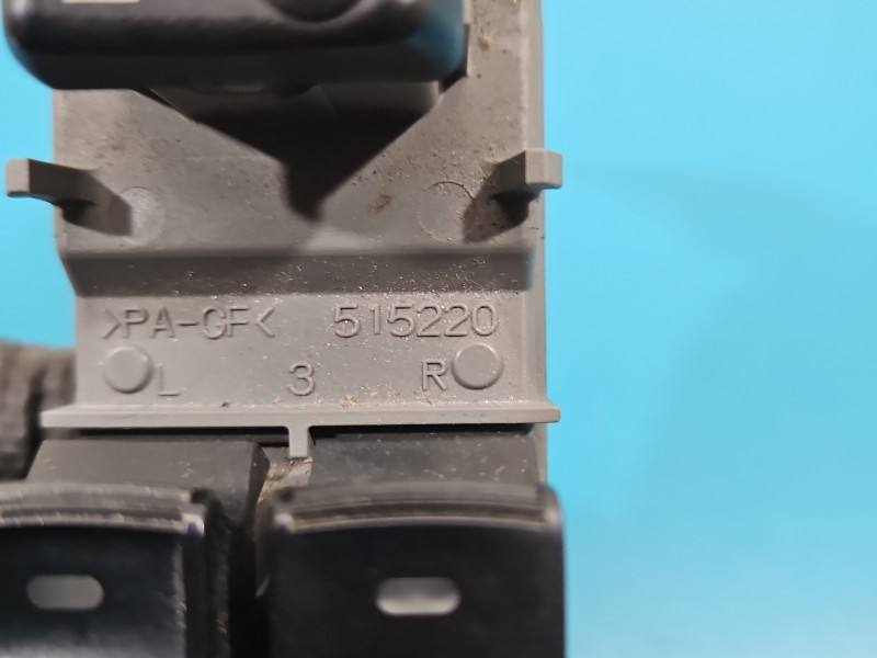 Блок кнопок склопідйомників Toyota Auris 515220 — фото деталі 3