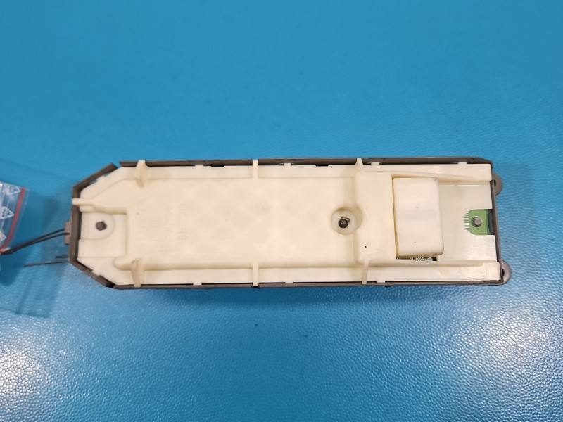 Блок кнопок склопідйомників Toyota Auris 515220 — фото деталі 5