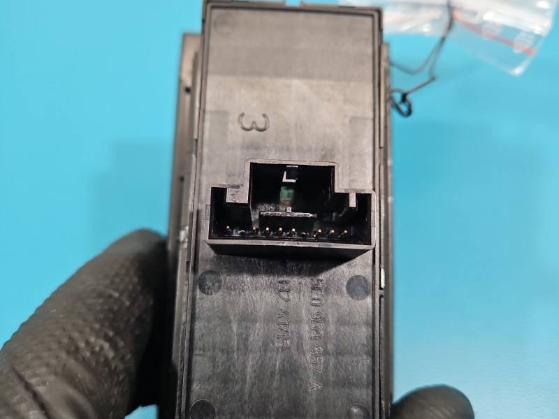 Блок кнопок склопідйомників Skoda Octavia 3 5E0867171D — фото деталі 5