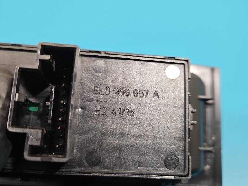 Блок кнопок склопідйомників Skoda Octavia 3 5E0867171D — фото деталі 6