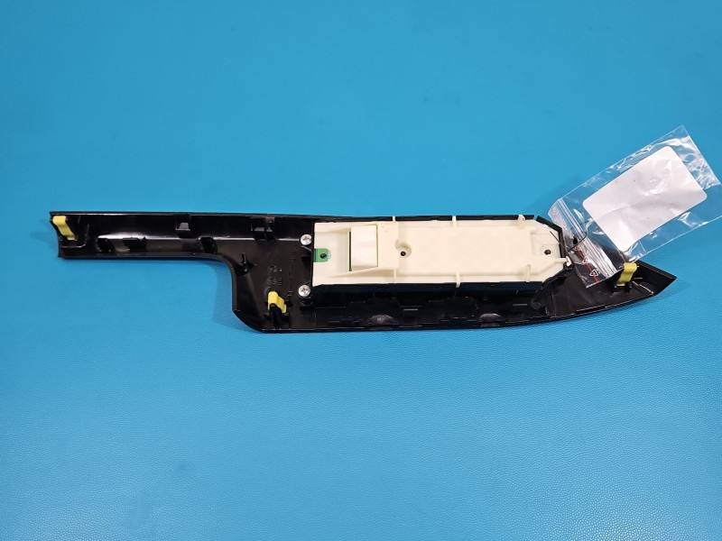 Блок кнопок стеклоподъемников Lexus CT 84040-60160 — фото детали 4
