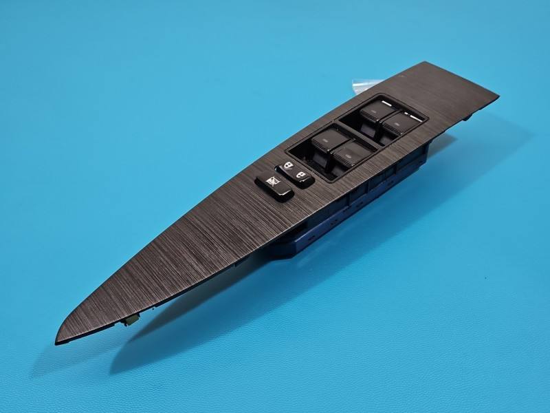 Блок кнопок склопідйомників Toyota Avensis T27 84040-05020
