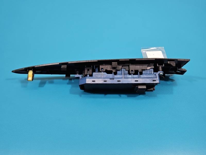 Блок кнопок склопідйомників Toyota Avensis T27 84040-05020 — фото деталі 3