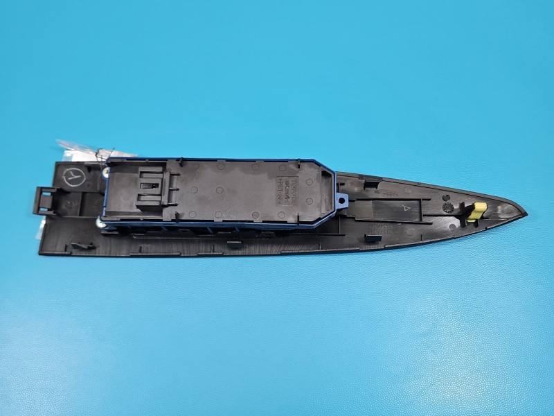 Блок кнопок склопідйомників Toyota Avensis T27 84040-05020 — фото деталі 5