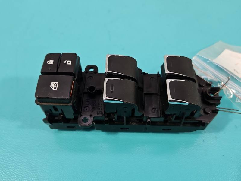 Блок кнопок склопідйомників Lexus NX 84040-78030 — фото деталі 3