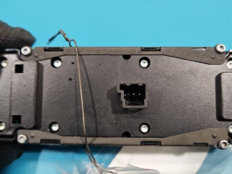 Блок кнопок склопідйомників Mercedes A W176 A1669054300 — фото деталі 4