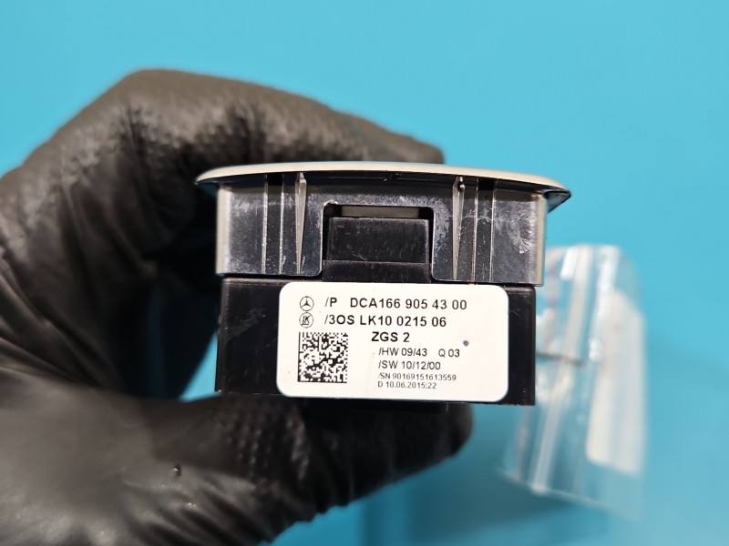 Блок кнопок склопідйомників Mercedes A W176 A1669054300 — фото деталі 7