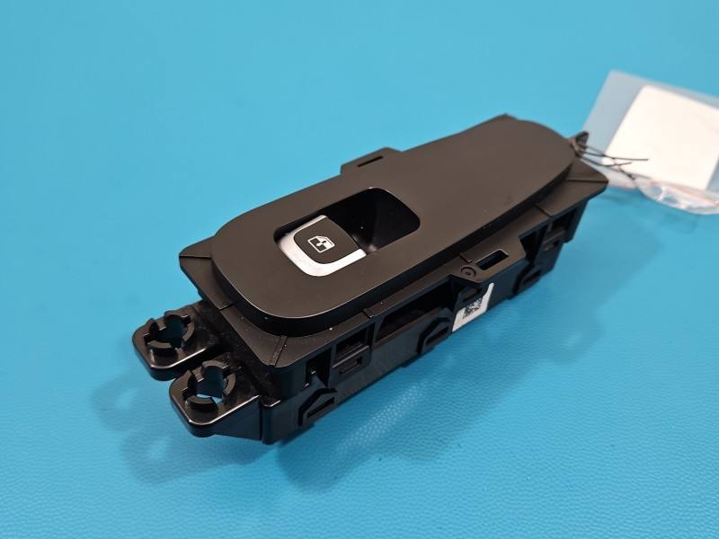 Блок кнопок стеклоподъемников Kia Stinger 93575J5010