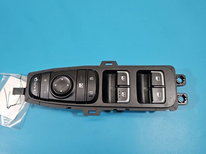 Блок кнопок стеклоподъемников Kia Stinger 93570J5000 — фото детали 2