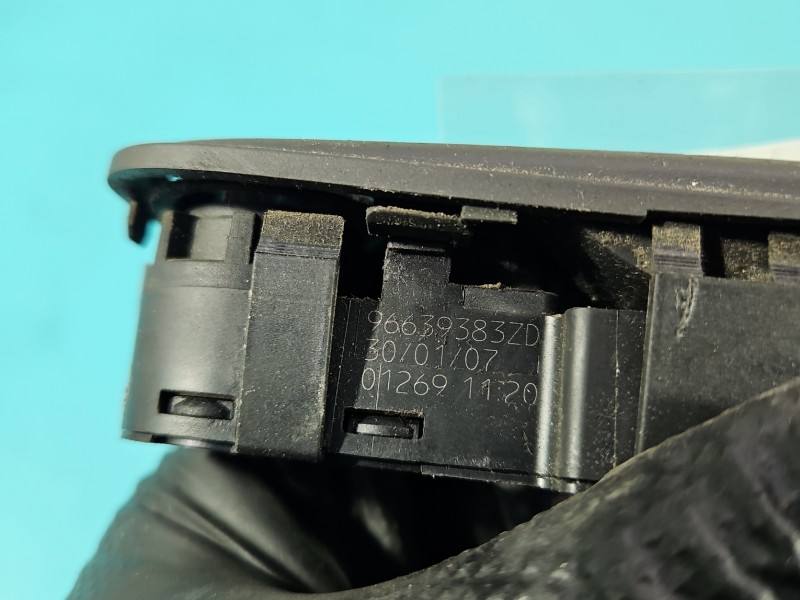 Блок кнопок стеклоподъемников Citroen C4 96639383ZD — фото детали 7
