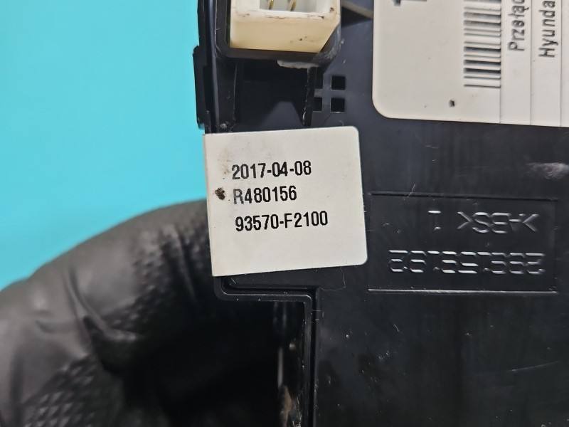 Блок кнопок склопідйомників Hyundai Elantra 93570-F2100 — фото деталі 5