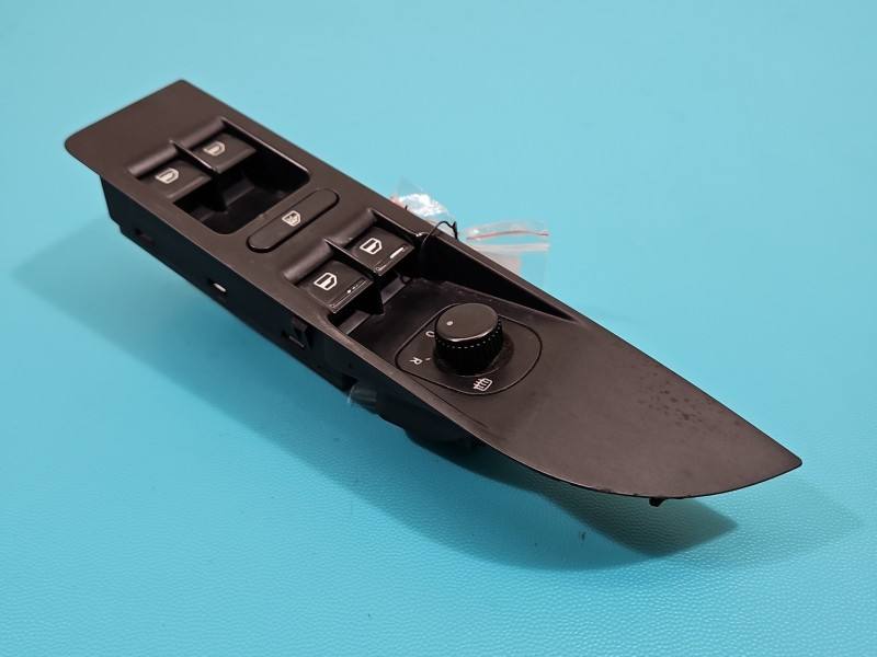 Блок кнопок склопідйомників Volkswagen Passat CC 1K4959857B