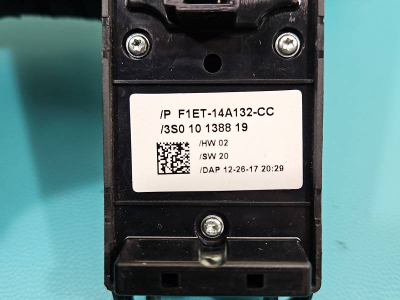 Блок кнопок склопідйомників Ford Kuga 3S010138819 — фото деталі 4