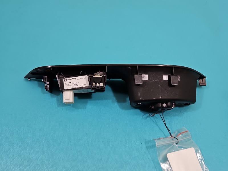 Блок кнопок склопідйомників Opel Astra L Y0134945 — фото деталі 3