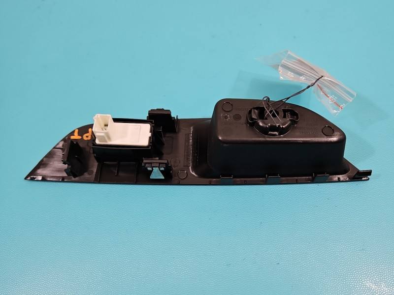 Блок кнопок склопідйомників Opel Astra L Y0134945 — фото деталі 6
