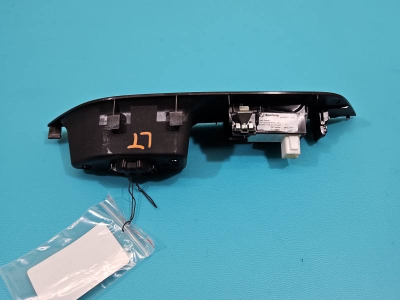 Блок кнопок склопідйомників Opel Astra L 84382001 — фото деталі 3