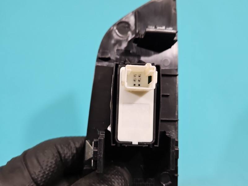 Блок кнопок склопідйомників Opel Astra L 84382001 — фото деталі 5