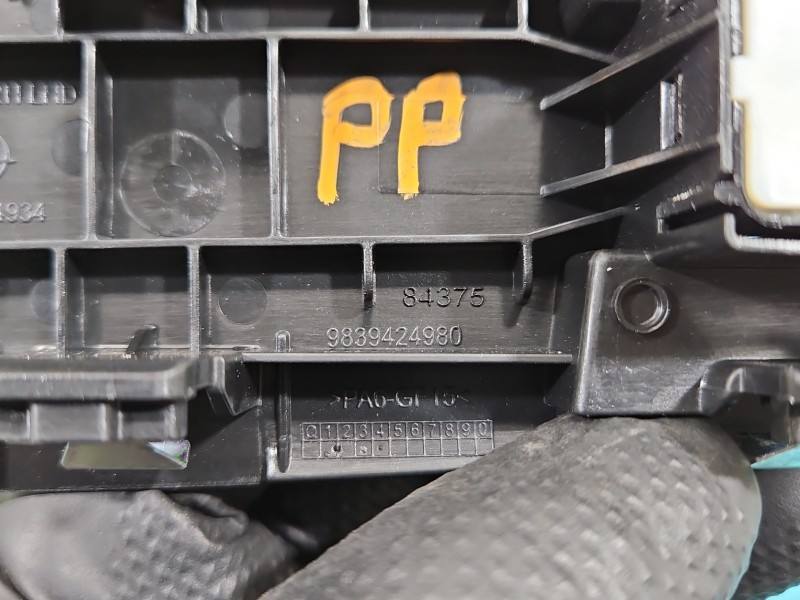 Блок кнопок склопідйомників Opel Astra L 84375001 — фото деталі 7