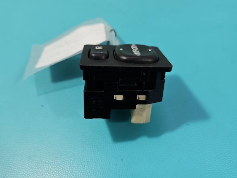 Блок кнопок склопідйомників Toyota Yaris 2 769746C — фото деталі 3