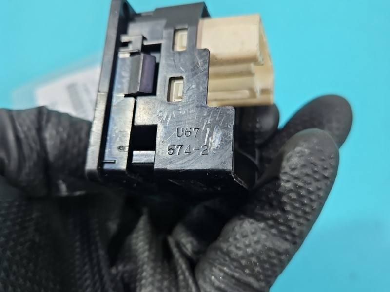 Блок кнопок склопідйомників Toyota Yaris 2 769746C — фото деталі 6