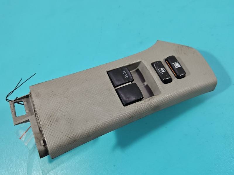 Блок кнопок склопідйомників Toyota Yaris 2 74232-0D110