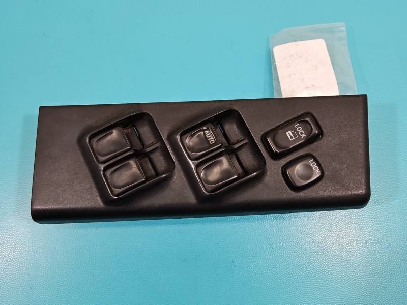 Блок кнопок склопідйомників Opel Monterey 897122-8490 — фото деталі 2