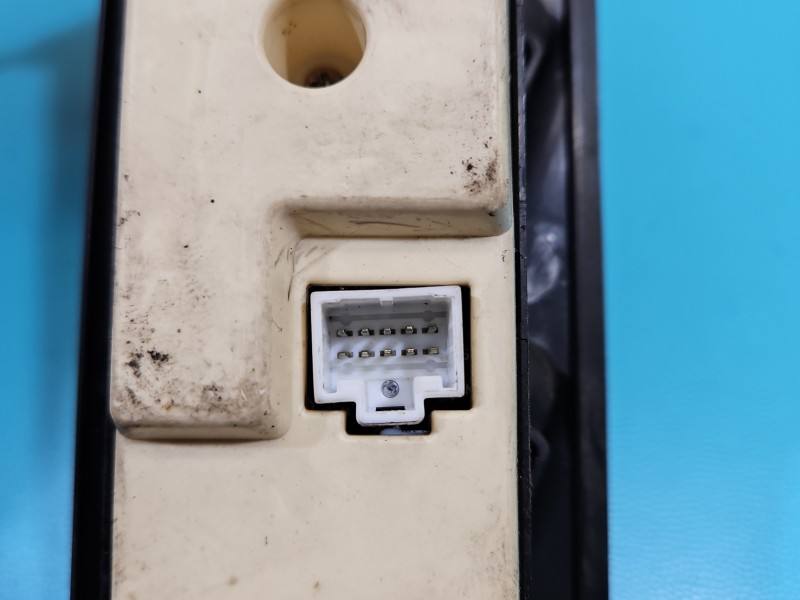 Блок кнопок склопідйомників Opel Monterey 897122-8490 — фото деталі 6