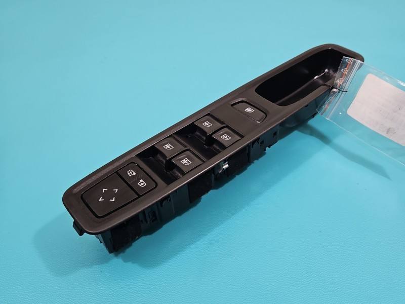 Блок кнопок склопідйомників Dacia Sandero 809611146R