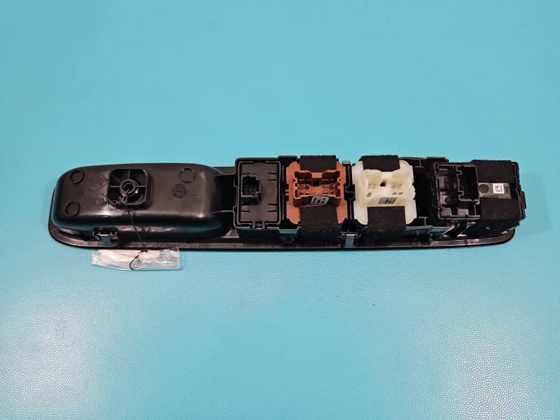 Блок кнопок склопідйомників Dacia Sandero 809611146R — фото деталі 4