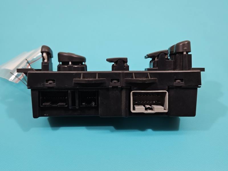 Блок кнопок стеклоподъемников Chrysler Pacifica 04685980AE — фото детали 6