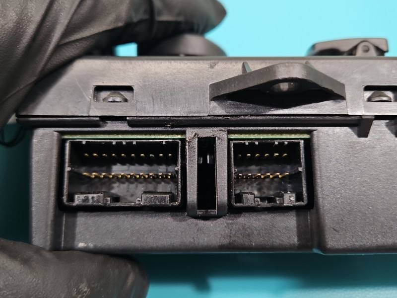 Блок кнопок стеклоподъемников Chrysler Pacifica 04685980AE — фото детали 8