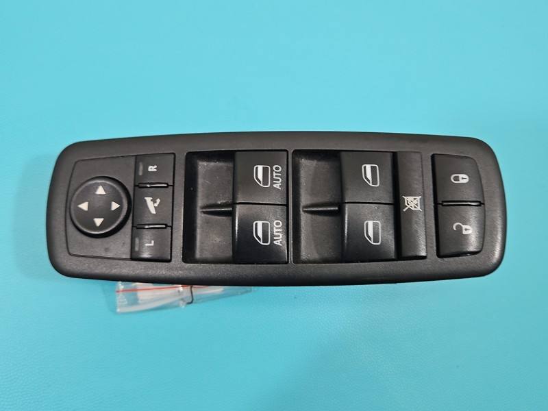 Блок кнопок склопідйомників Jeep Grand Cherokee 68030826AC — фото деталі 2
